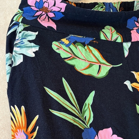 Floral Wide-Leg Pants - Picture 2 of 9